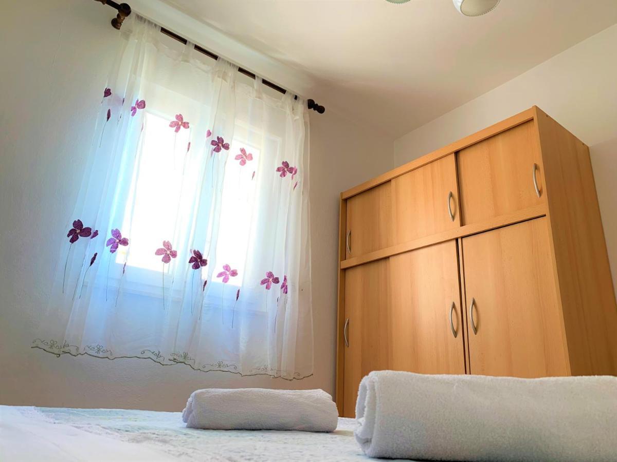 Roko Apartment House Primosten Exterior photo